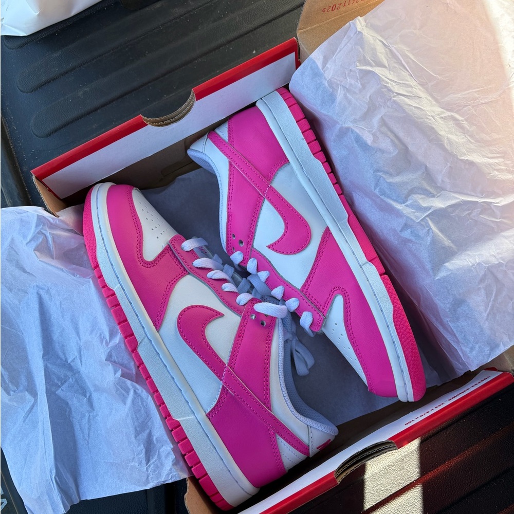Nike dunk pink and white